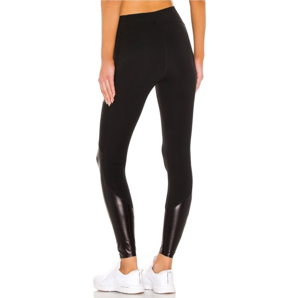 Spanx Every.Wear Gloss Pocket Leggings - Picture 4 of 6